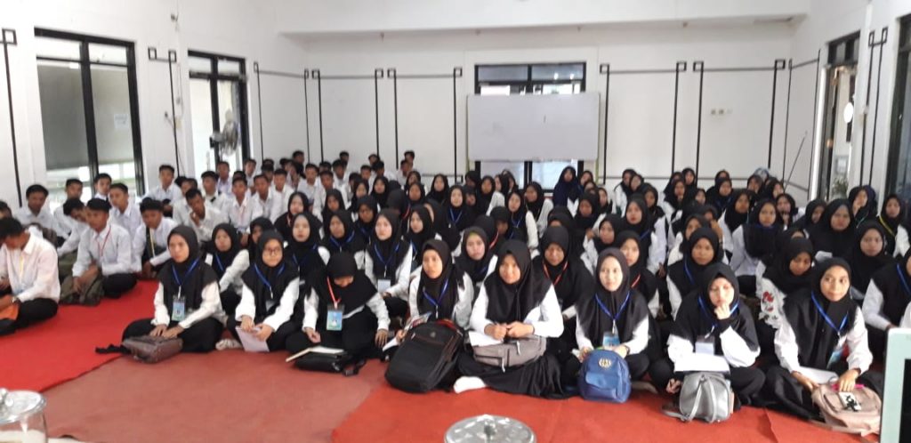Kenalkan Bahaya Narkoba Kepada Mahasiswa Baru